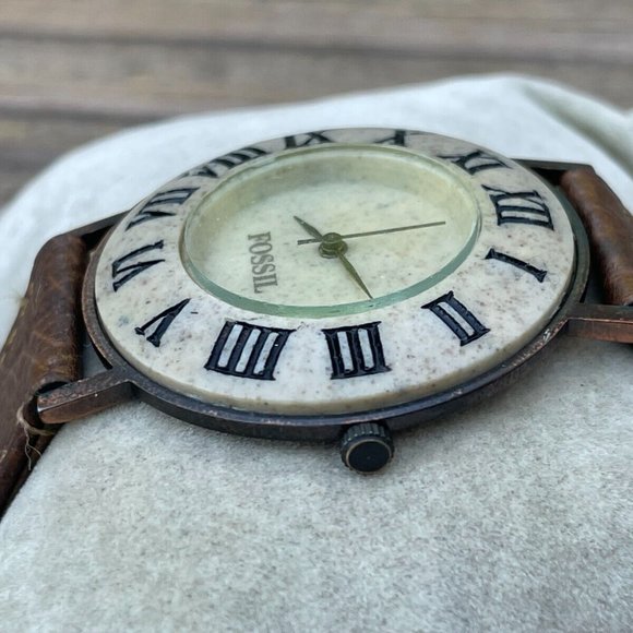 Rare Vintage Fossil Wrist Watch Brown Leather Band Analog - Picture 11 of 11